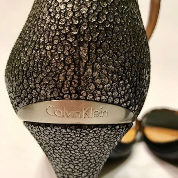 Calvin Klein Nasi T-Strap Shadow Gray Metallic 7.5 - Picture 5 of 8